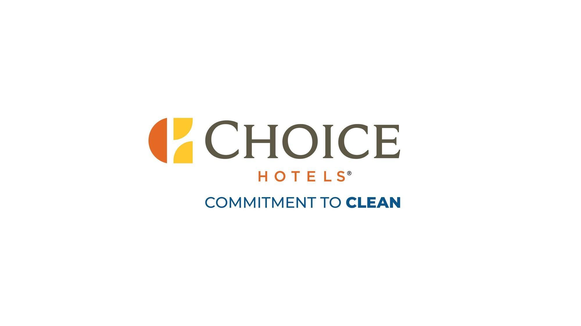 Quality Inn & Suites Vandalia Near I-70 And Hwy 51 Екстериор снимка