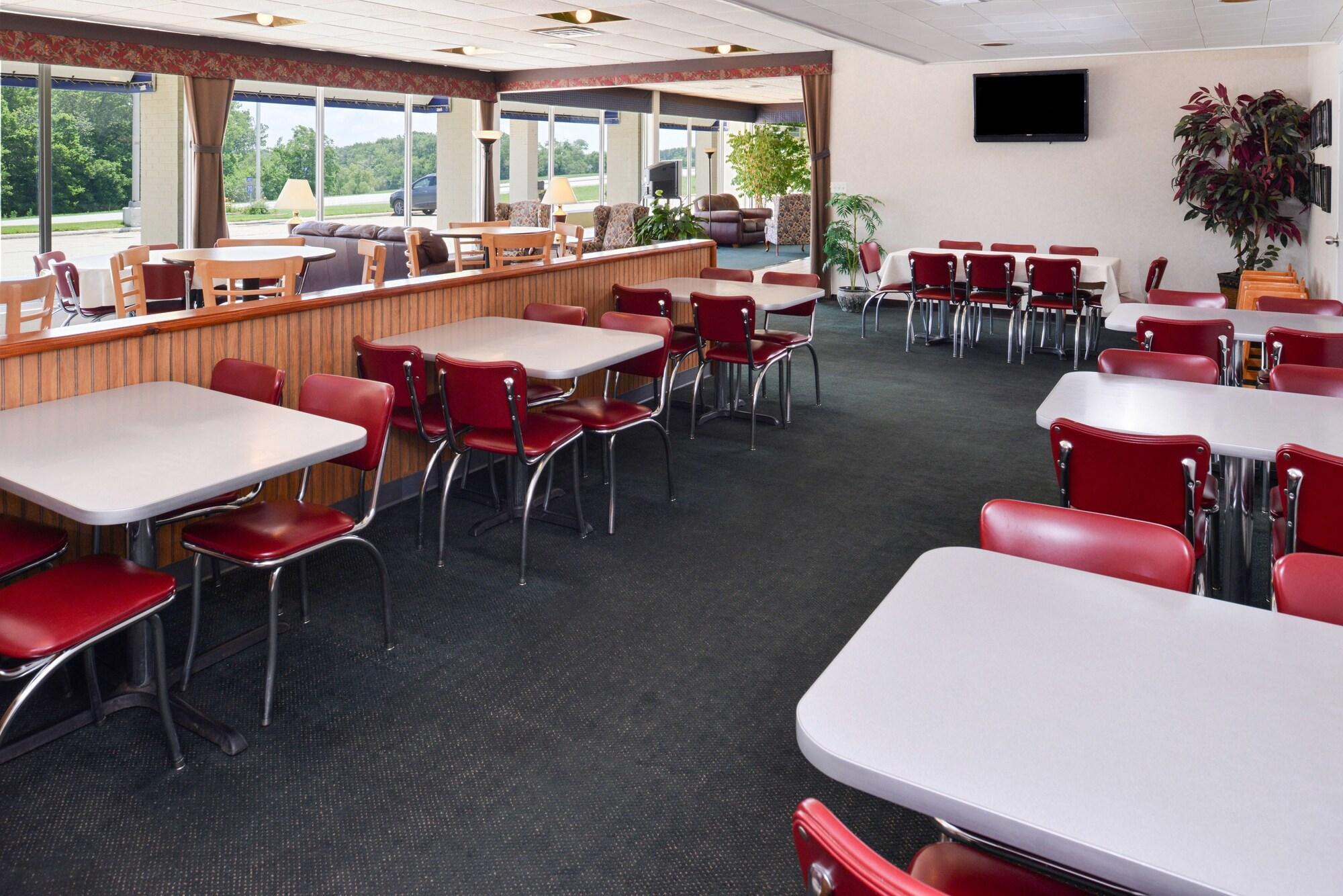 Quality Inn & Suites Vandalia Near I-70 And Hwy 51 Екстериор снимка