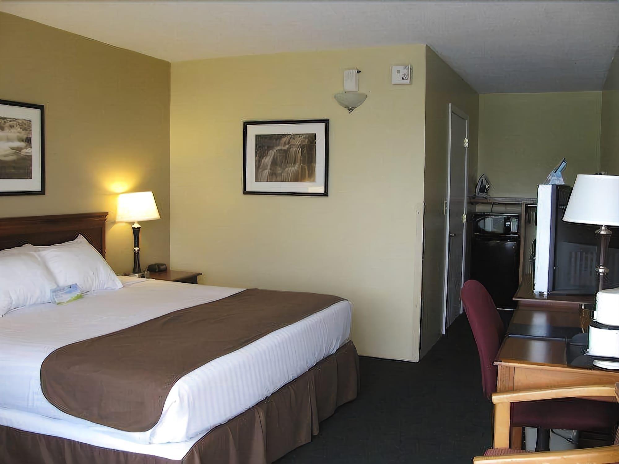 Quality Inn & Suites Vandalia Near I-70 And Hwy 51 Екстериор снимка