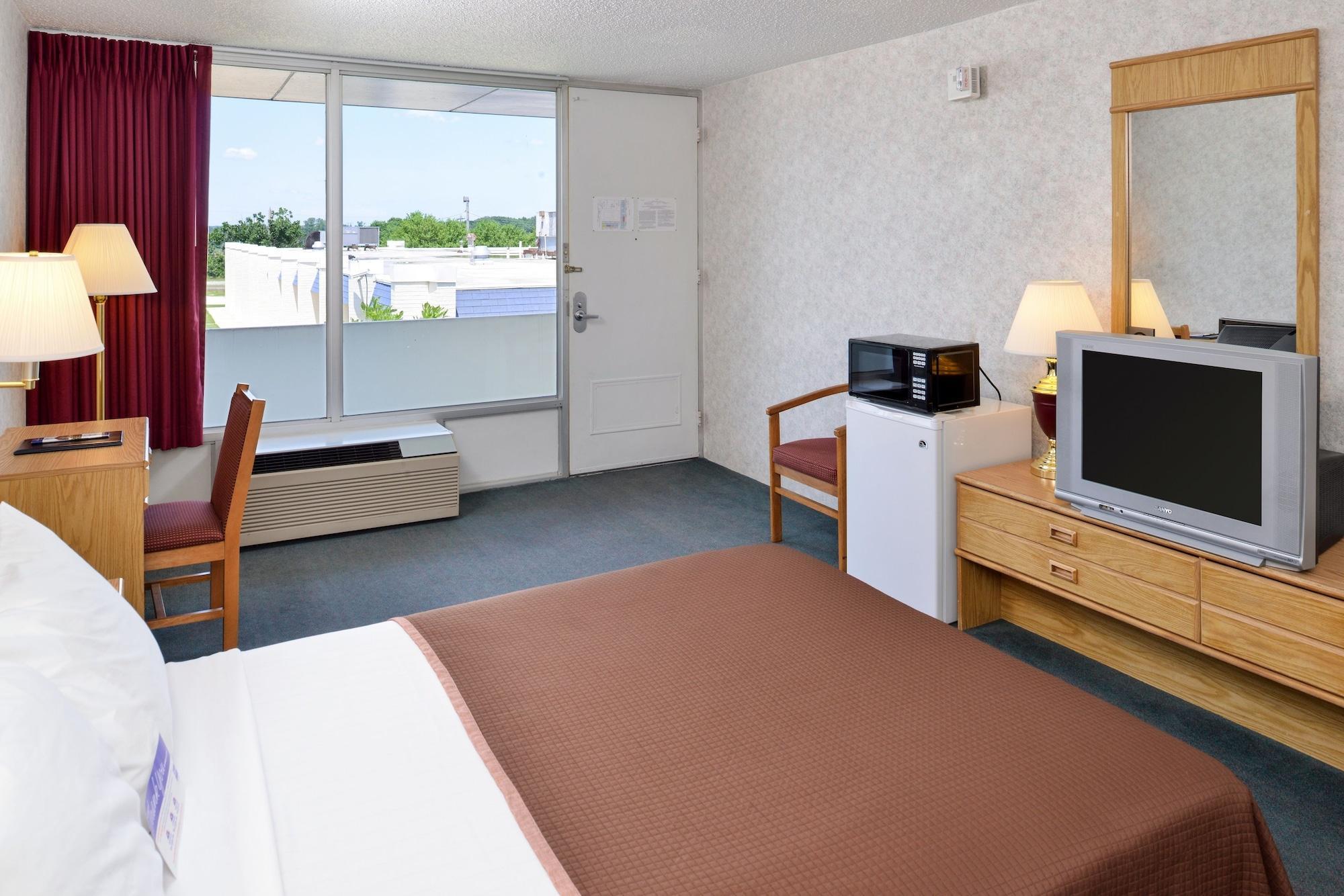Quality Inn & Suites Vandalia Near I-70 And Hwy 51 Екстериор снимка