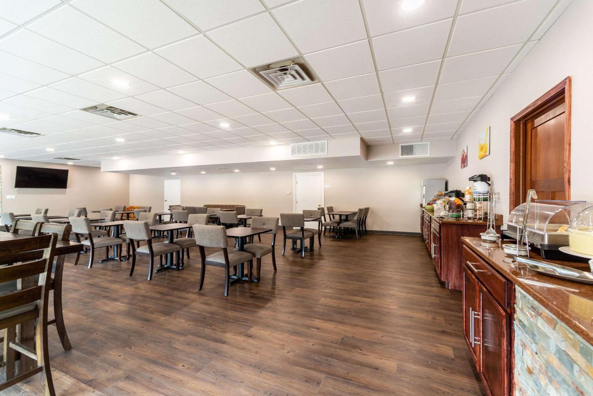 Quality Inn & Suites Vandalia Near I-70 And Hwy 51 Екстериор снимка