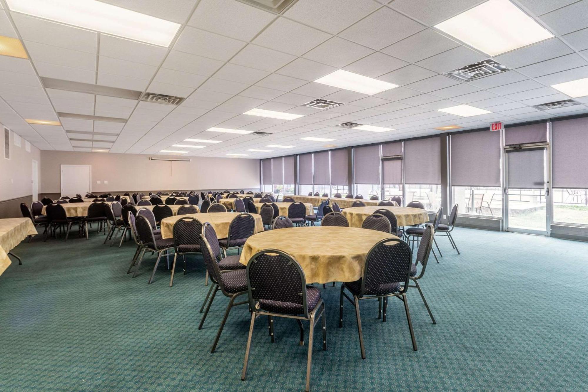 Quality Inn & Suites Vandalia Near I-70 And Hwy 51 Екстериор снимка