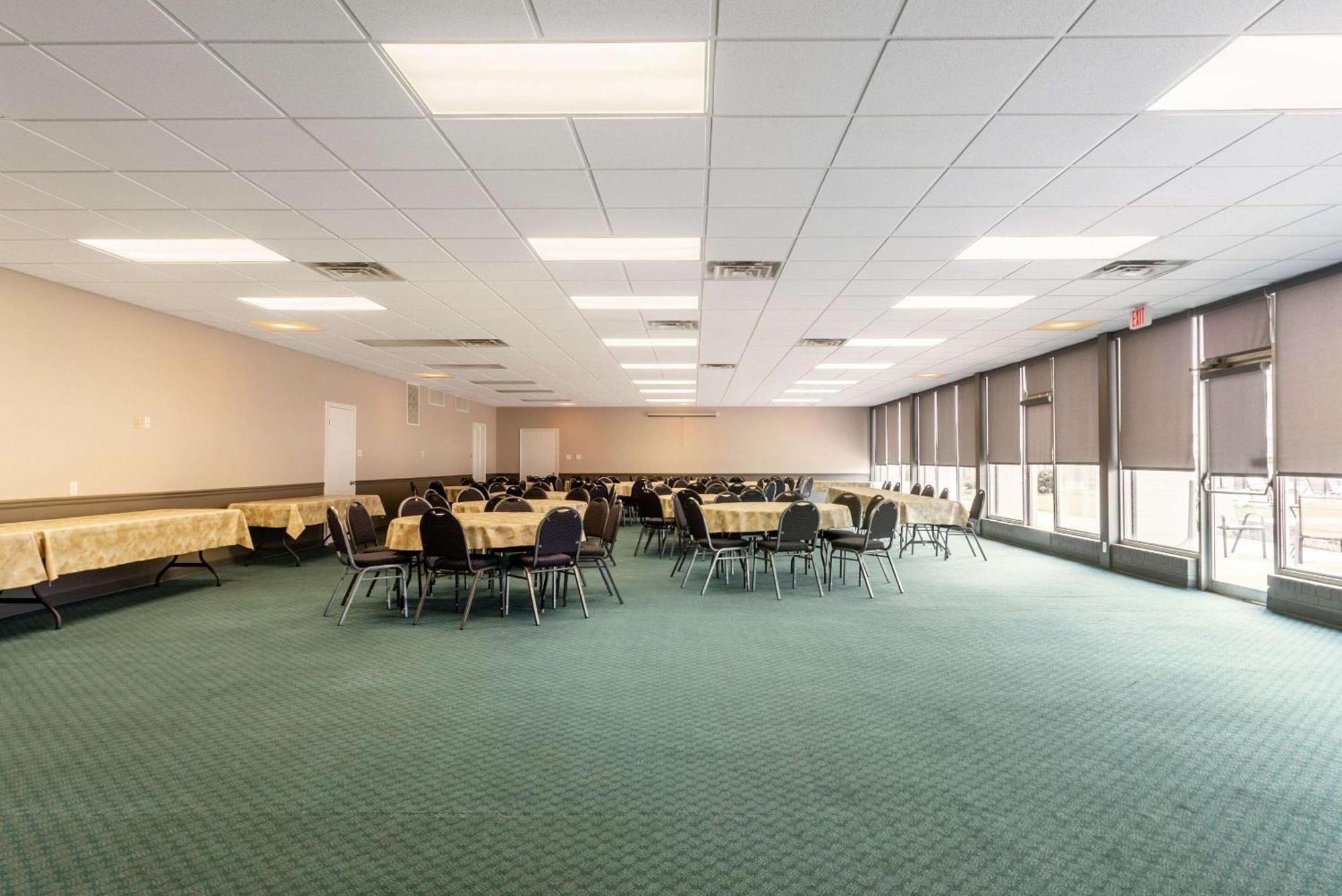 Quality Inn & Suites Vandalia Near I-70 And Hwy 51 Екстериор снимка
