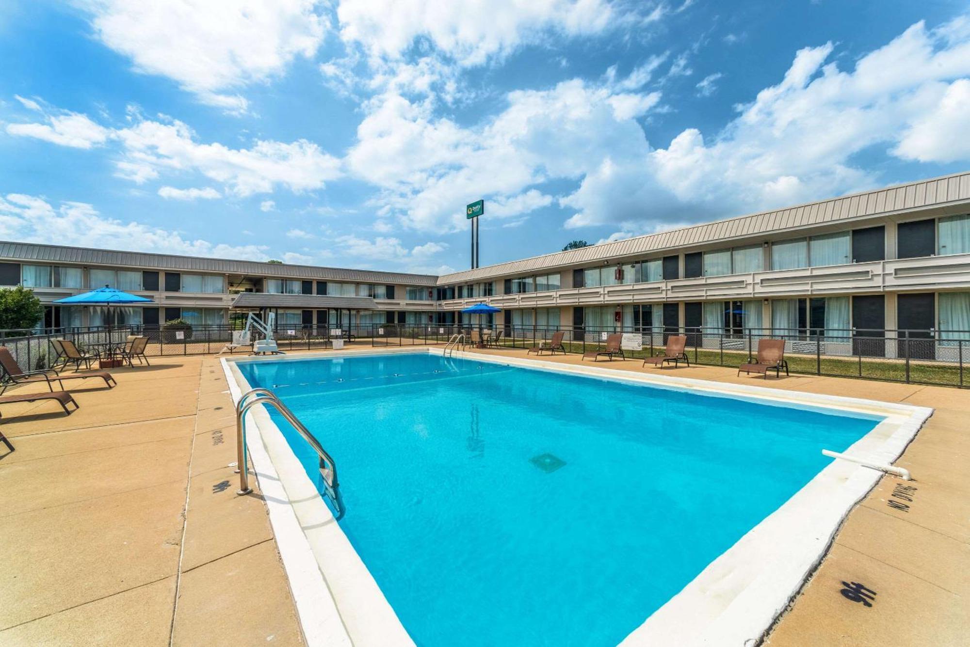 Quality Inn & Suites Vandalia Near I-70 And Hwy 51 Екстериор снимка