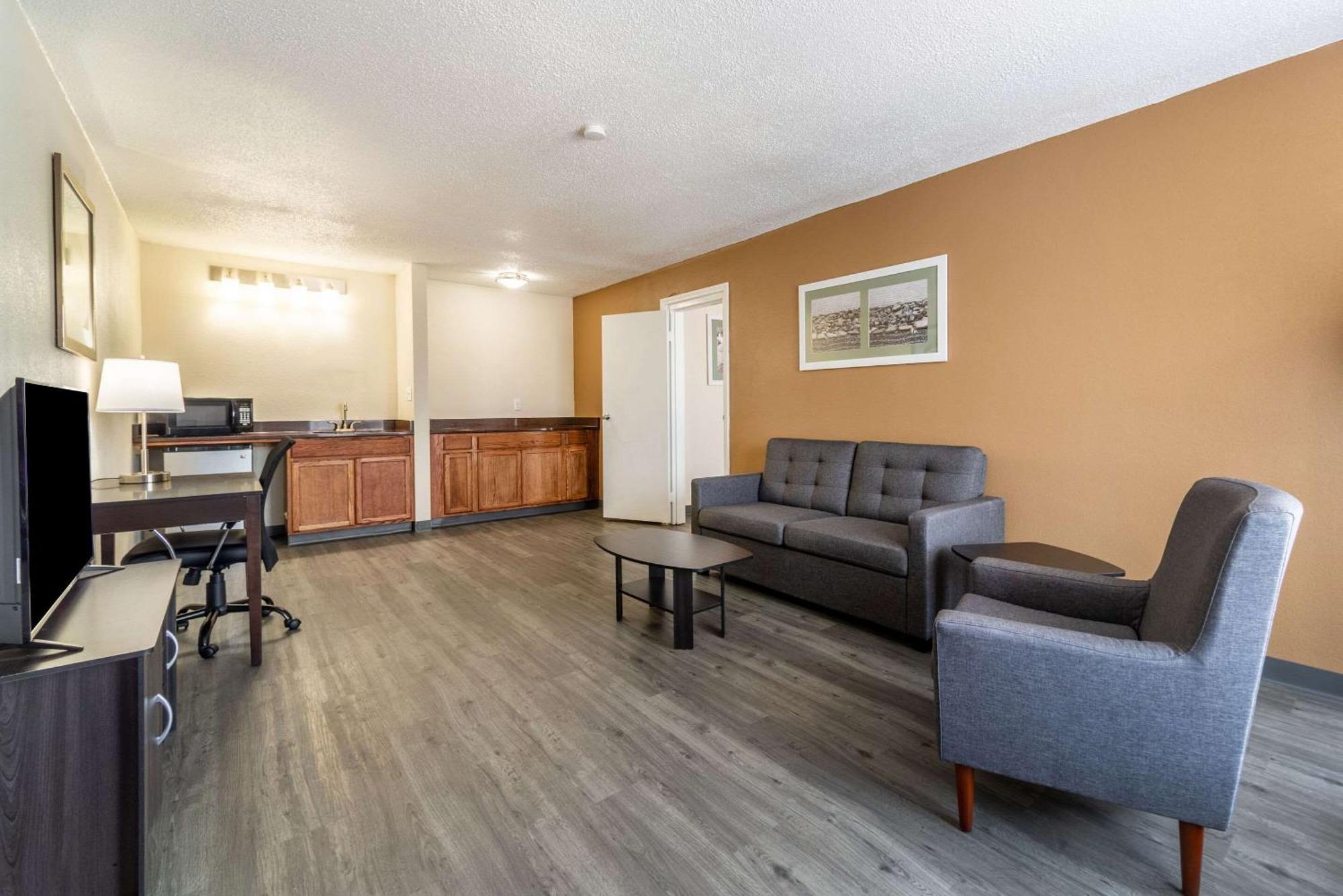 Quality Inn & Suites Vandalia Near I-70 And Hwy 51 Екстериор снимка