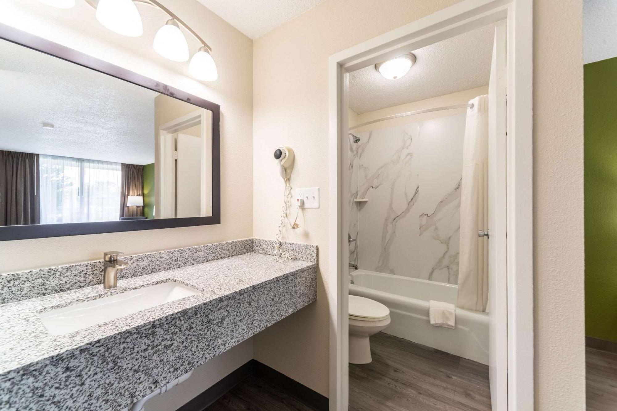 Quality Inn & Suites Vandalia Near I-70 And Hwy 51 Екстериор снимка