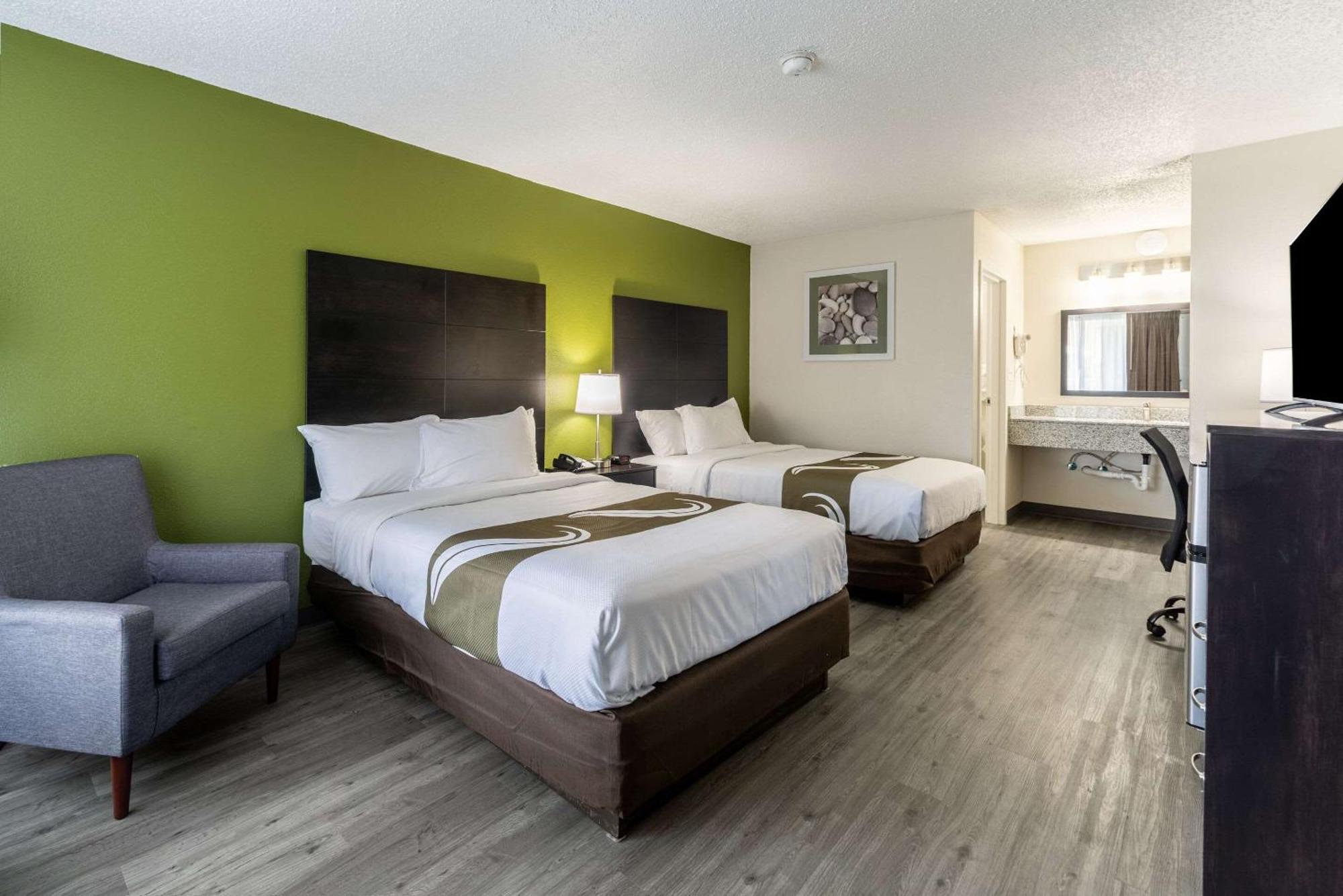Quality Inn & Suites Vandalia Near I-70 And Hwy 51 Екстериор снимка