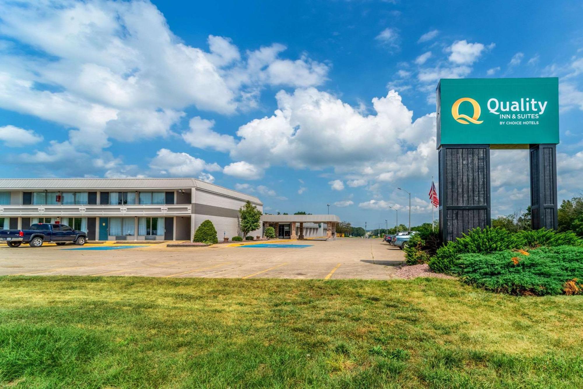 Quality Inn & Suites Vandalia Near I-70 And Hwy 51 Екстериор снимка