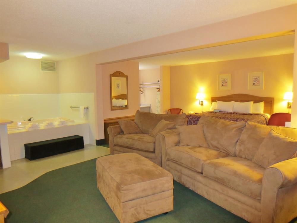 Quality Inn & Suites Vandalia Near I-70 And Hwy 51 Екстериор снимка