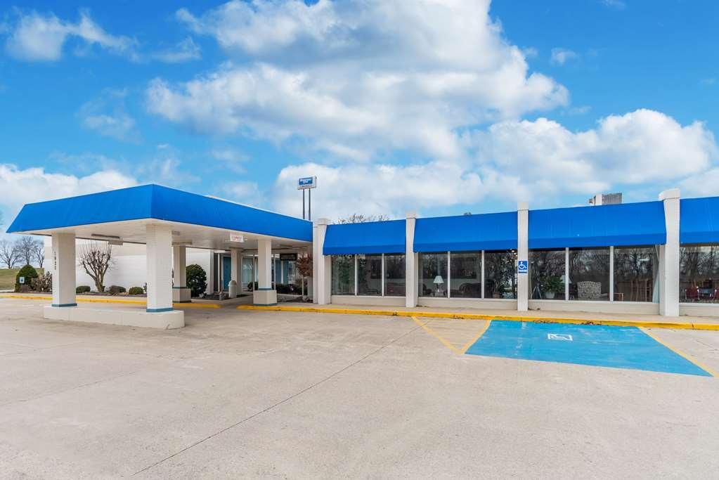 Quality Inn & Suites Vandalia Near I-70 And Hwy 51 Екстериор снимка