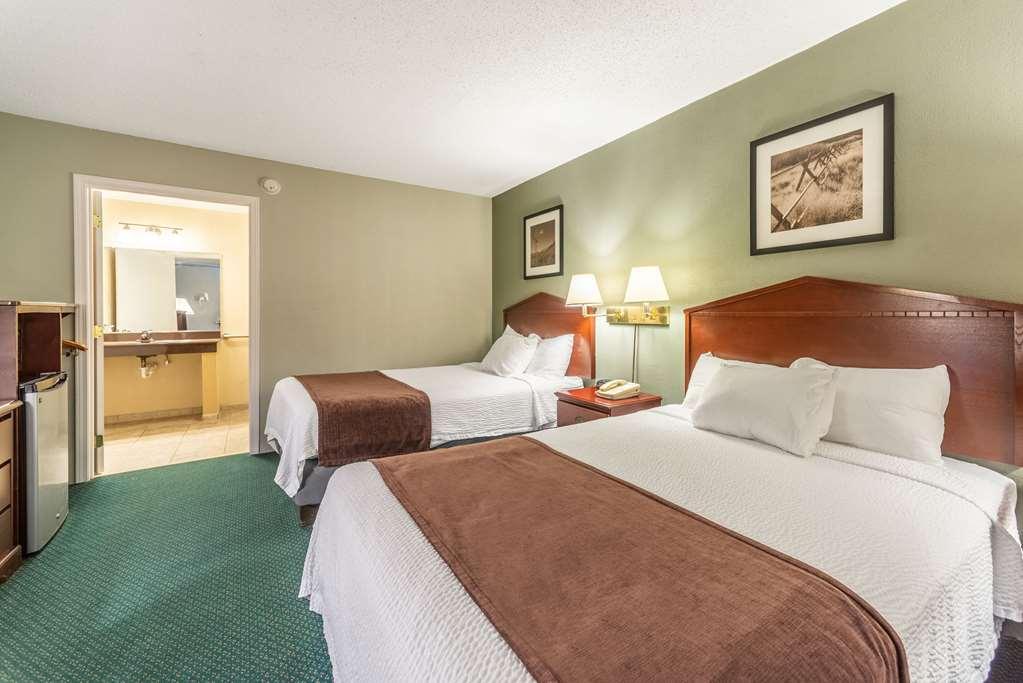 Quality Inn & Suites Vandalia Near I-70 And Hwy 51 Стая снимка